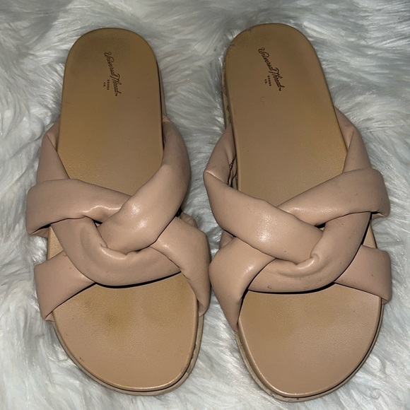 Universal Thread Womens Adley Bow Flip Flop Sandals- Tan/cosette. Size 9.5 - Picture 3 of 6